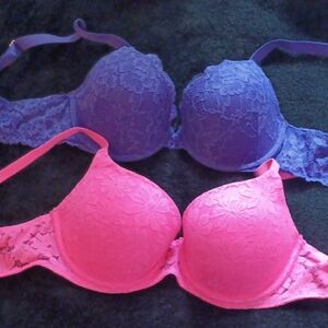 2 Bras Size 38B